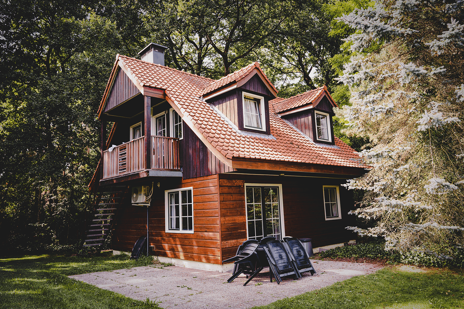 Compleet ingericht beneden appartement 