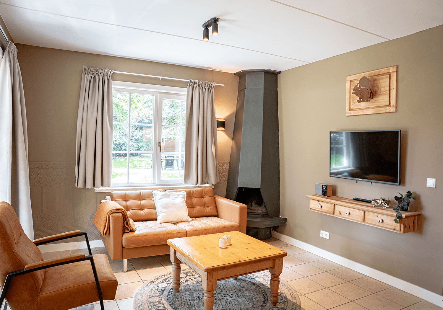 Compleet ingericht beneden appartement Karakiet
