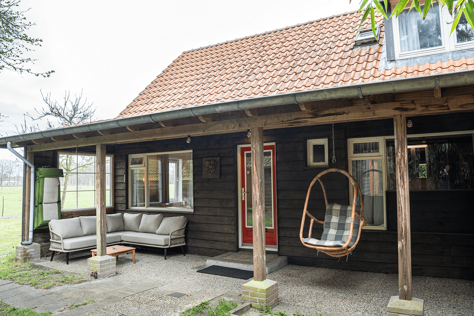 Fraaie Familieaccommodatie met Hottub aan Weiland