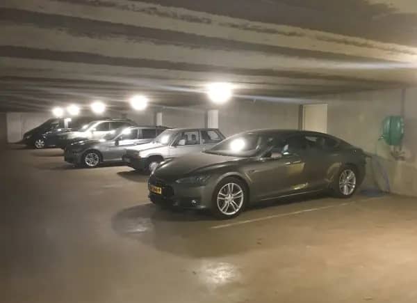 Parkeergarage (tegen betaling)